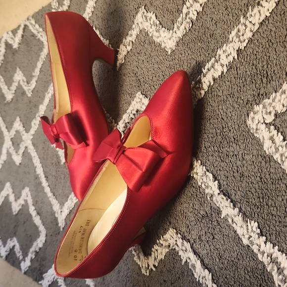 'Ruby Red Slipper' Vibes! - Picture 5 of 6